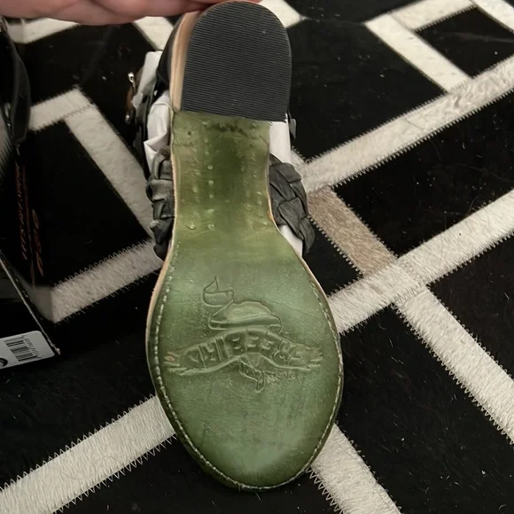 NWT Freebird by Steven Bayou Olive Multi - Picture 9 of 9